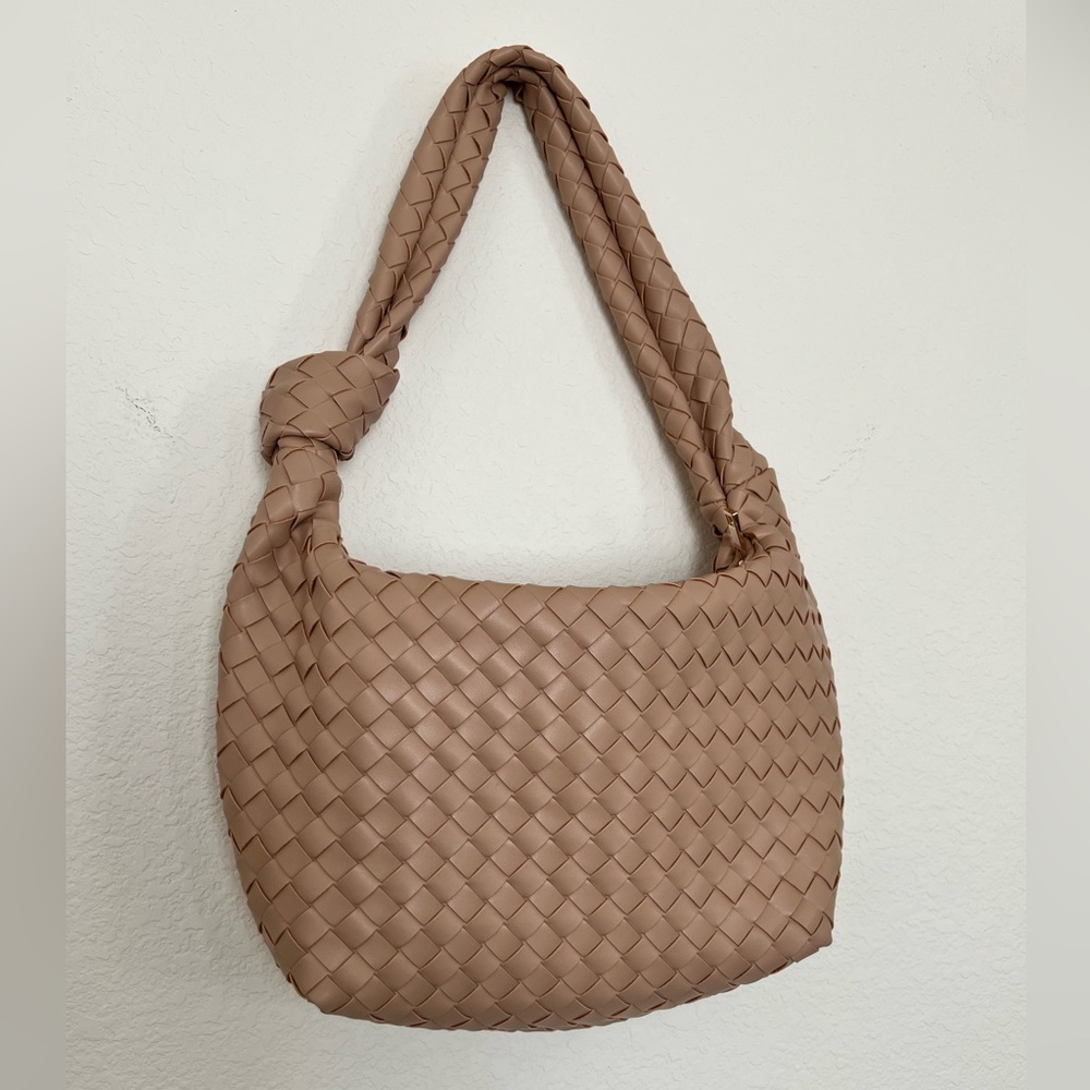 A New Day Beige Woven Shoulder Bag - Picture 2 of 5